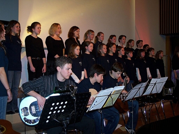Spatzenchor beim Benefizkonzert 2006 im Gymnasium II, Erding